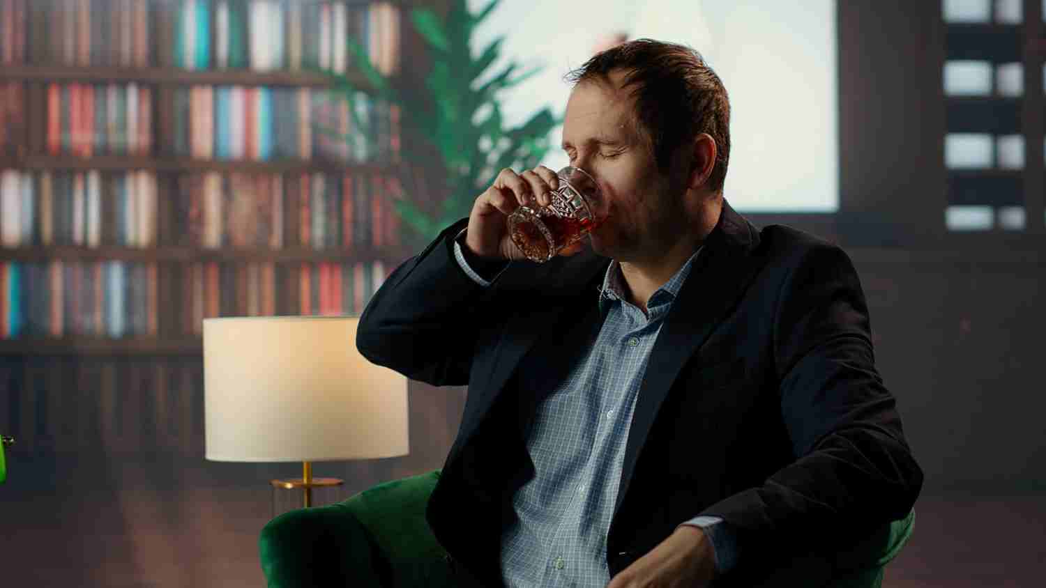 Wealthier People Really Drink More